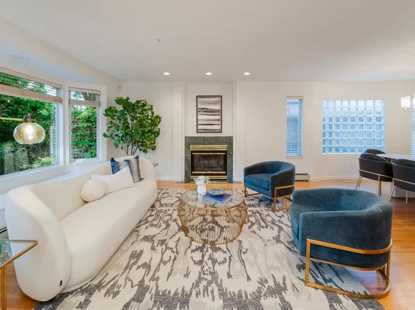 4682 W 14th Ave, Vancouver, BC V6R 2Y6