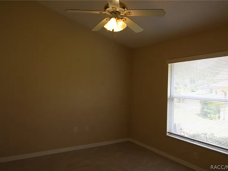 2864 N Churchill Way — Photo 23