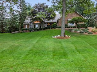 687 Heritage Dr, Milford, MI
