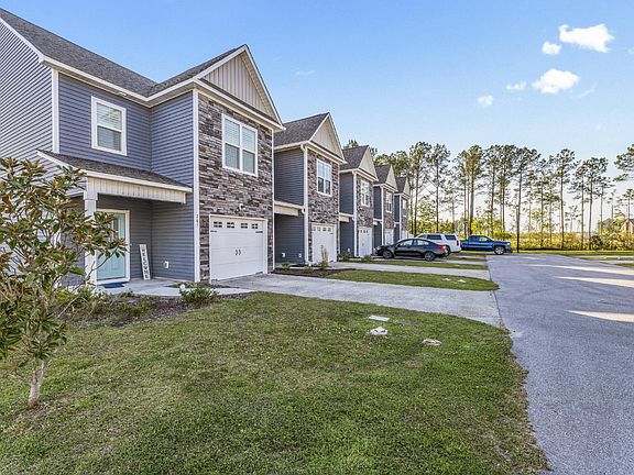 3rd image of 209 N Stingray Ln