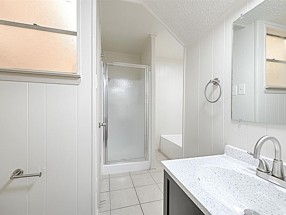 4th image of 3306 Bobbie Ln