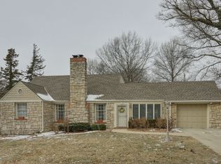 9016 Lee Blvd, Leawood, KS 66206