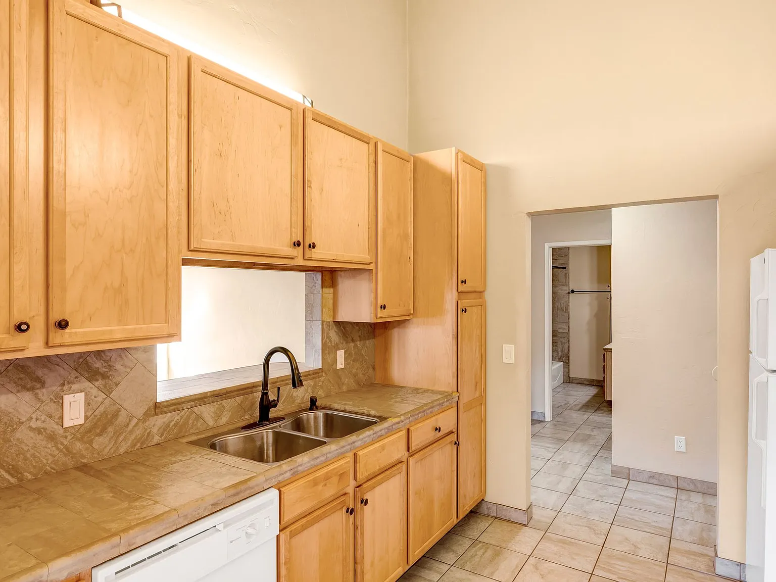 2 bed, 900 sqft, $2,845 — Photo 4