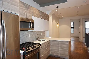 Rented by Rennit Inc.