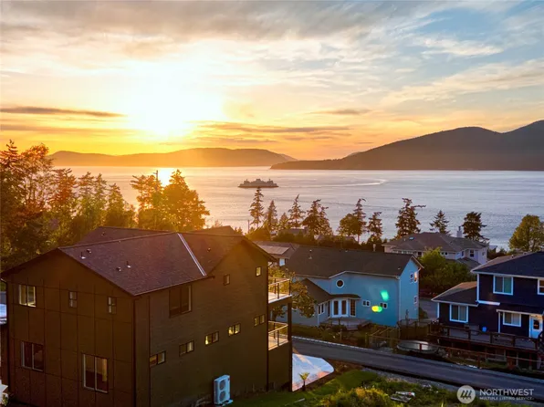 3706 W 3rd Street, Anacortes, WA 98221