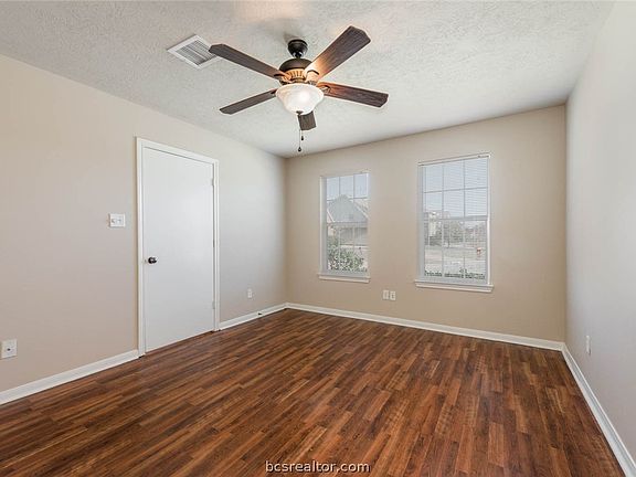 5th image of 501 Nelson Ln