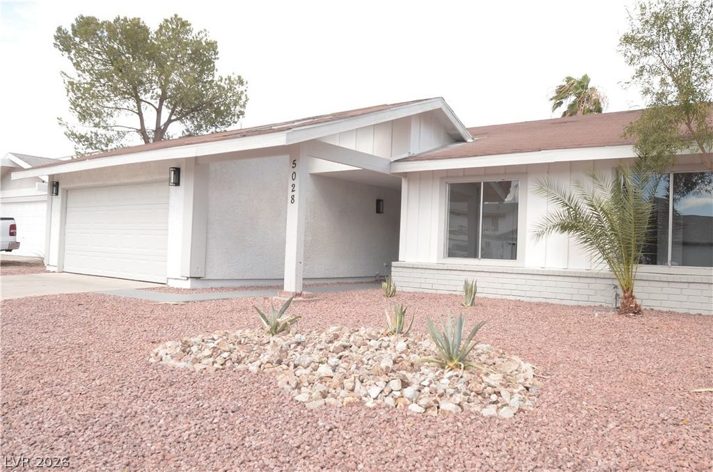 5028 Meadow Grove Ct, Las Vegas, NV - View 2