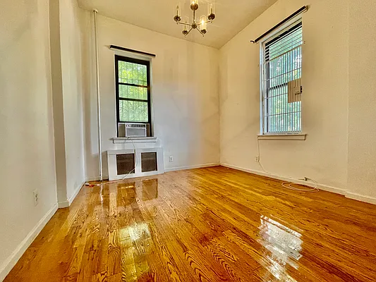 Rented by R New York | media 56