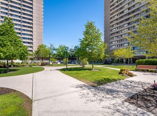 715 Don Mills Rd #1108-C11, Toronto, ON M3C 1S5