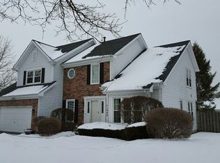 1060 Cobblers Xing, Elgin, IL 60120