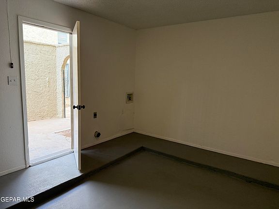 4th image of 10642 Cuatro Vistas Dr APT D