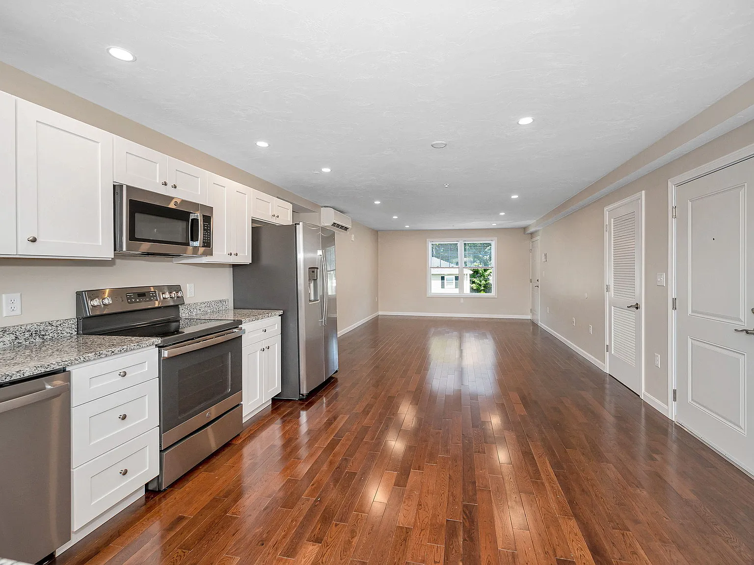 Princeton Court Apartments — Photo 3