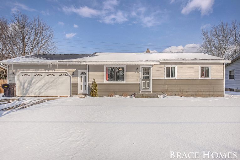 221 Andover St SE, Kentwood, MI 49548 Zillow