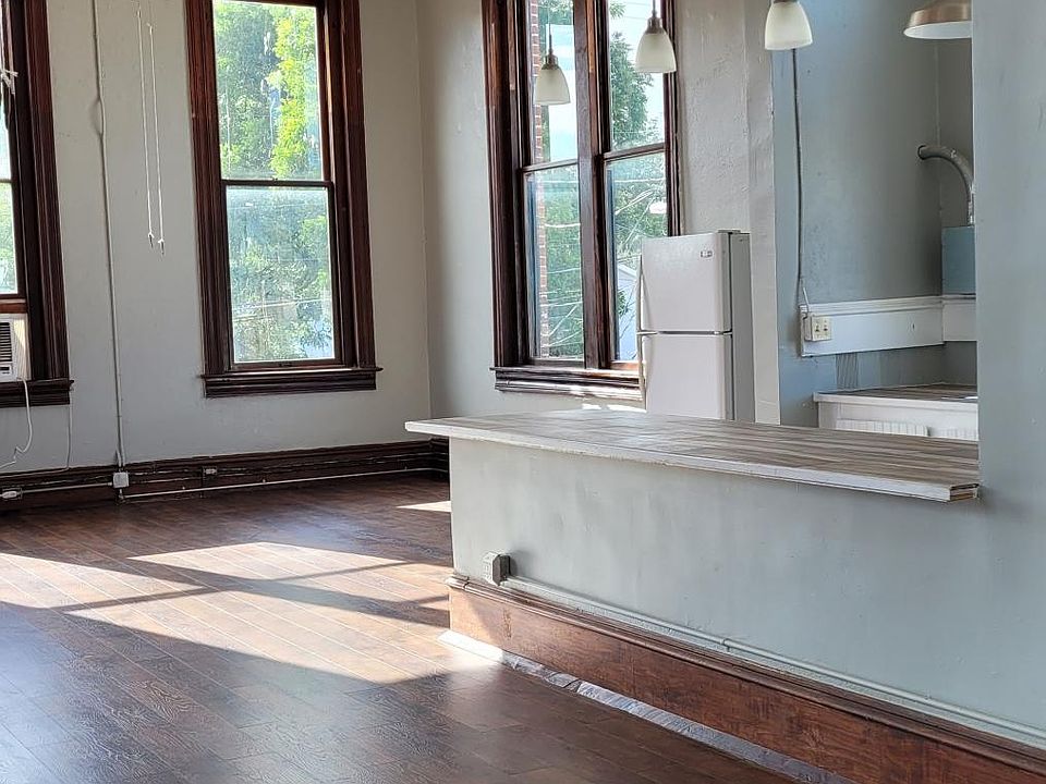 1st image of 301 Main St APT D
