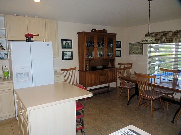 Kitchen/DR