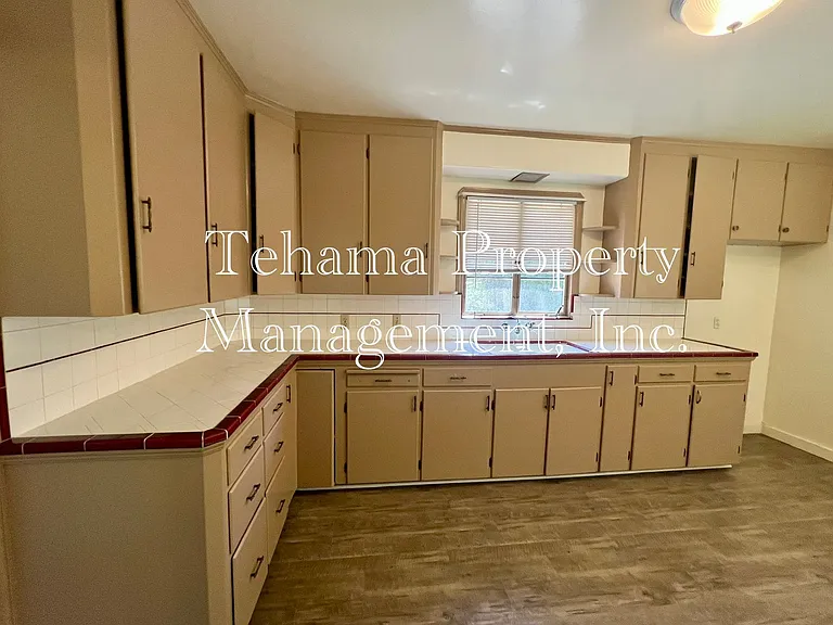 13650 Saint Marys Ave — Photo 5