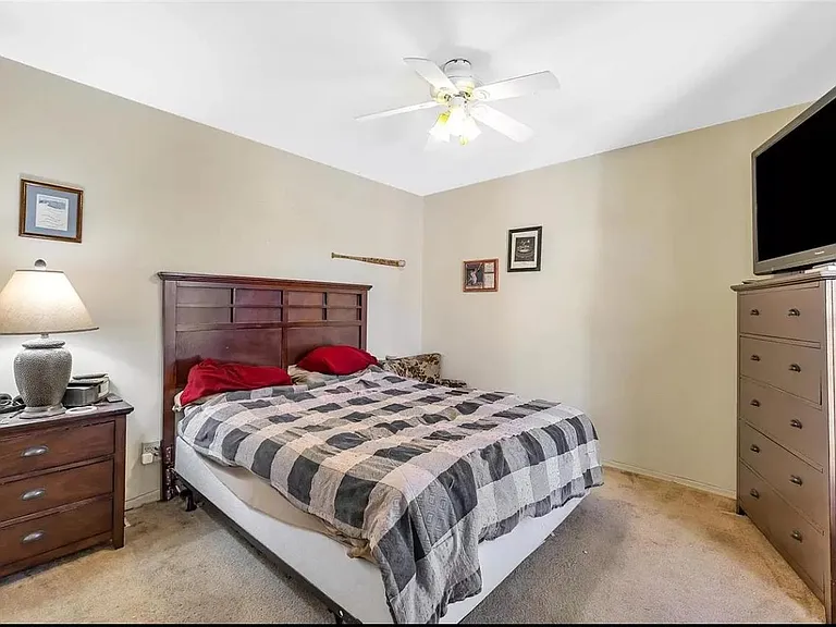 11910 Gravois Rd #3 — Photo 17