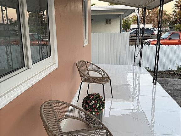 3rd image of 339 W Trinidad Ave