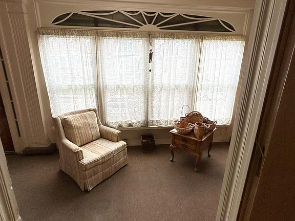 3rd image of 139 Lafayette Ave