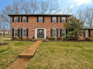 1708 Howehill Ct, Chesterfield, MO 63017