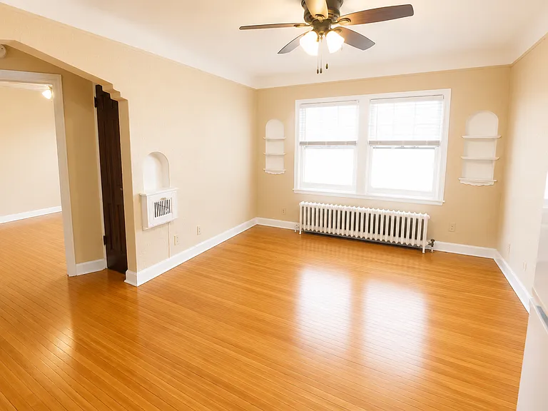Grand Ave Apartments — Photo 19