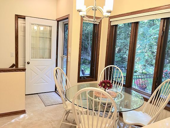 4th image of 23185 Lawrence Way