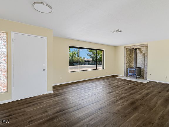 5th image of 13116 E Avenue W10