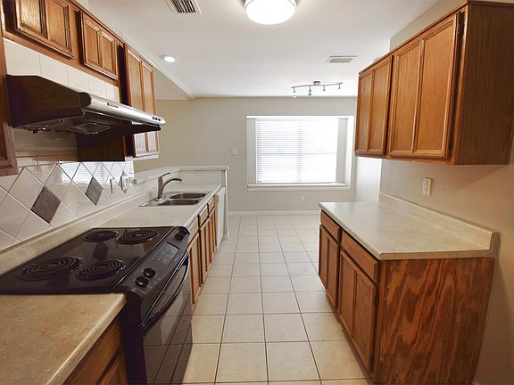 4th image of 2625 Carrington Ln