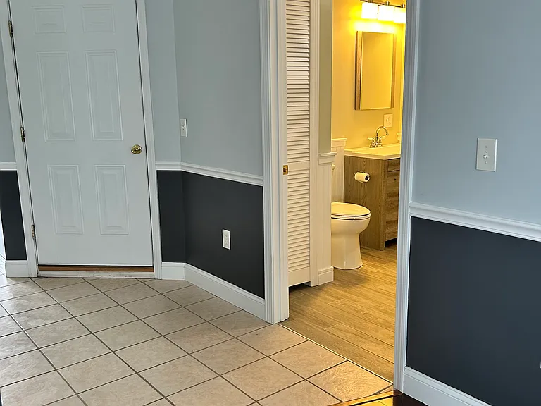 432 Howe St — Photo 17