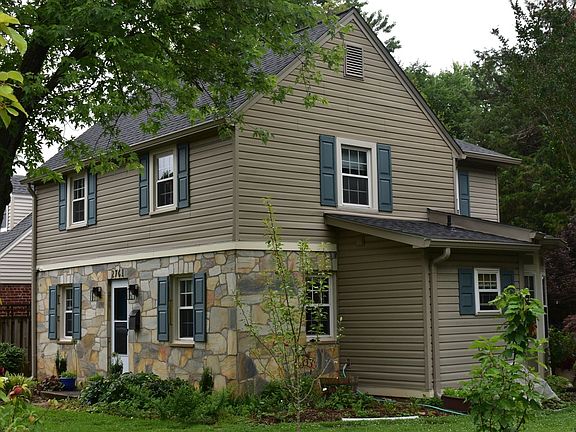 3rd image of 2761 Summerfield Rd