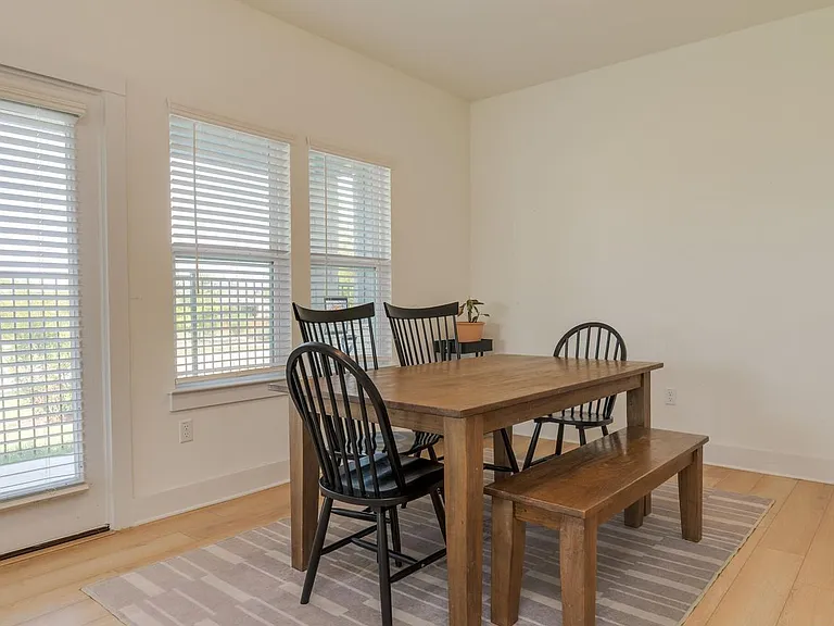 8801 Looksee Ln — Photo 8