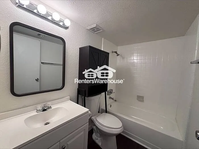 15402 N 28th St #130 — Photo 8