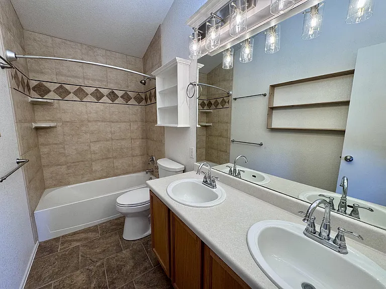 11260 Jersey Way — Photo 12