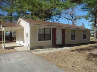 14 Walnut Dr, Jacksonville, NC 28546