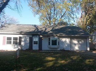 1105 Maplepark Dr, Champaign, IL 61821