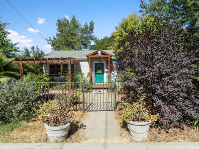 587 Vine St, Oak View, CA, 93022