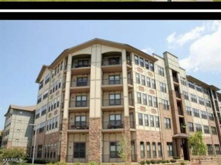 W Blount Ave — Photo 12