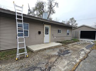 168 W 158th Pl, Harvey, IL 60426