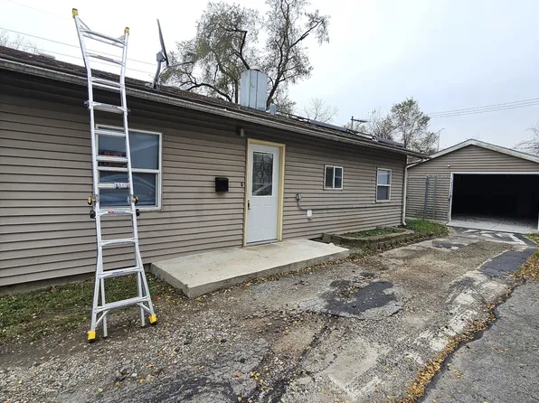 168 W 158th Pl, Harvey, IL 60426