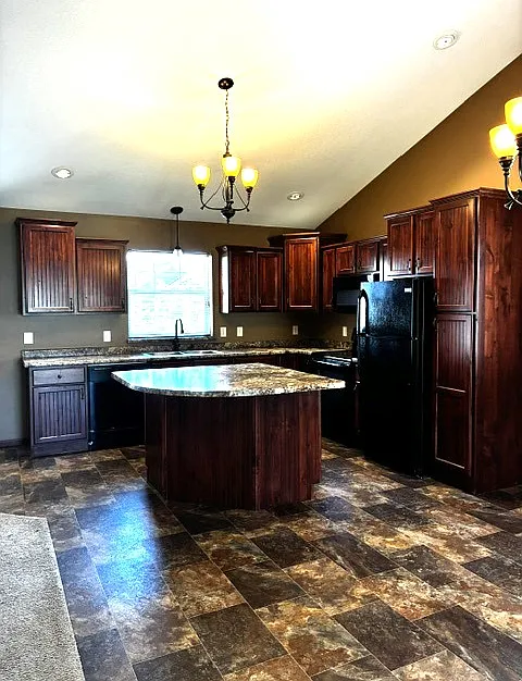 3 bed, 1368 sqft, $2,100 — Photo 4