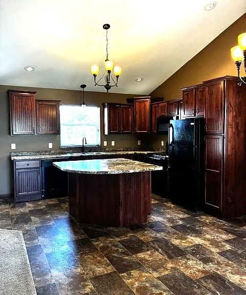 1811 Oban Dr — Photo 4