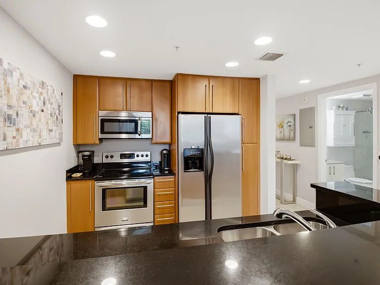 191 SE 20th Ave #210 — Photo 14