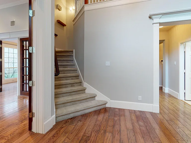 1423 Cool Springs Dr — Photo 2