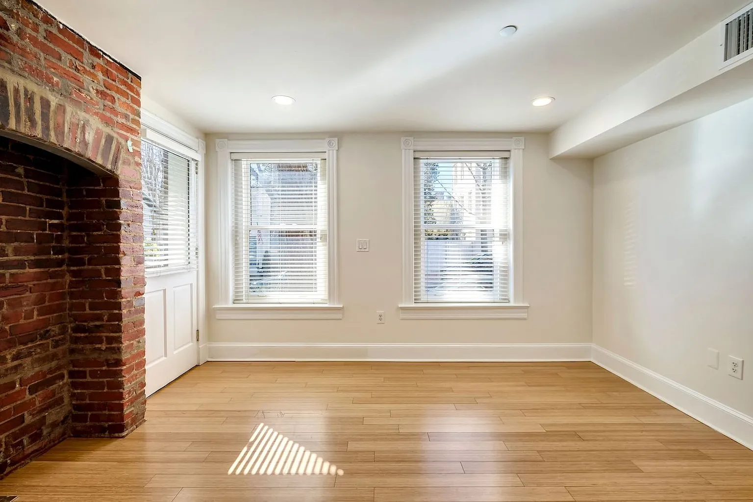 3256 N St NW APT 2 photo 1