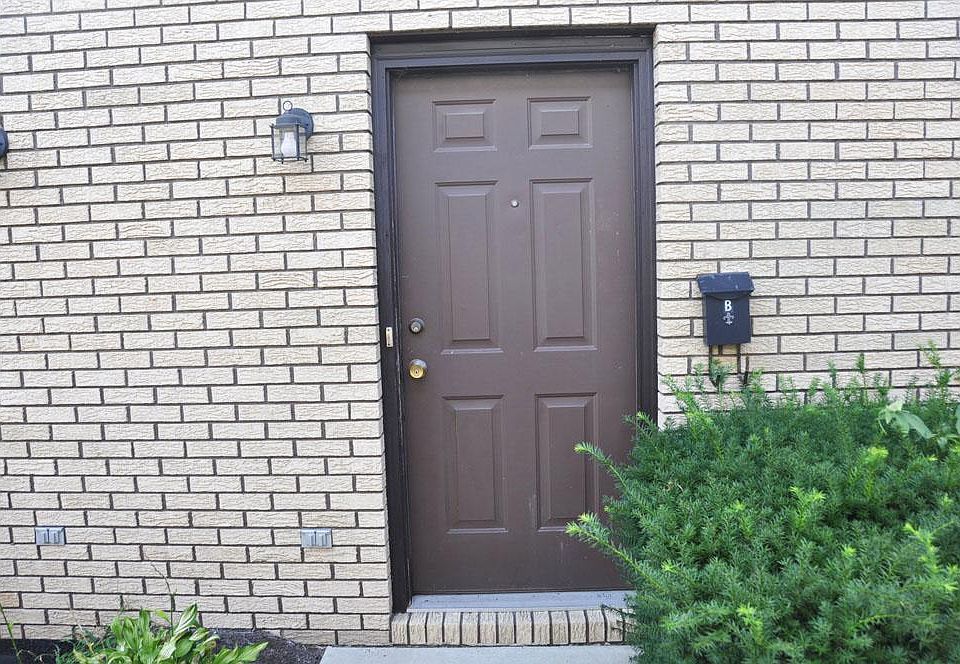 1st image of 146 12th St NE APT B