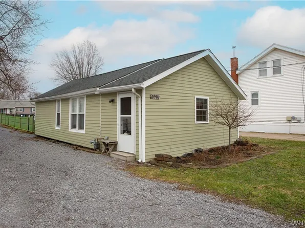 2704 Riverton Ave, Hamburg, NY 14075