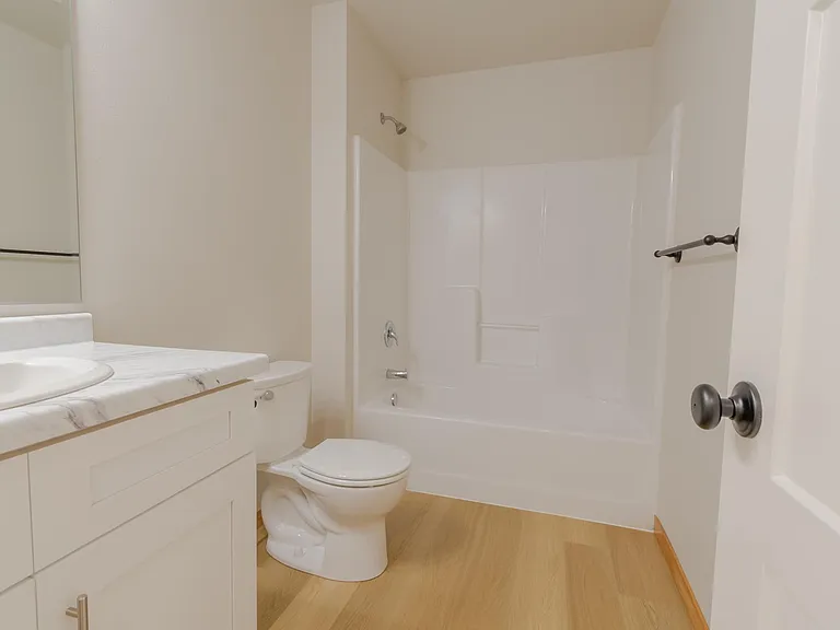 Meadow Creek Apartments — Photo 12