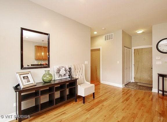 4th image of 1835 N Milwaukee Ave
