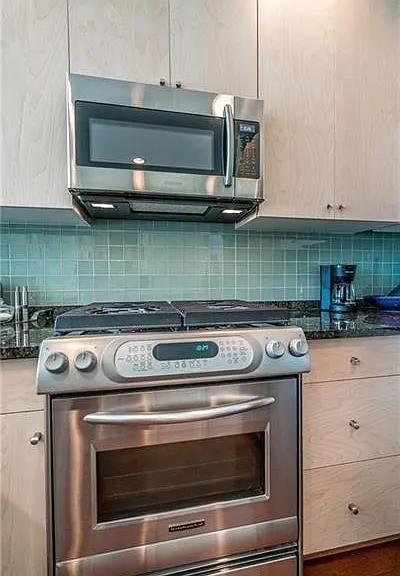 905 Juniper St NE #401 — Photo 8