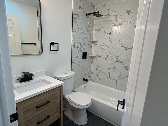 4th image of 2025 Greengage Rd